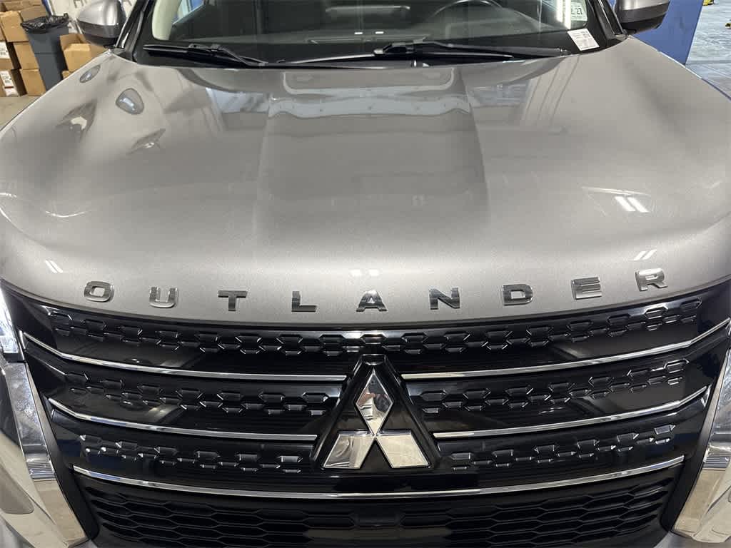 Mitsubishi Outlander SE 2023