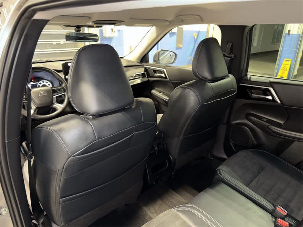 Mitsubishi Outlander SE 2023