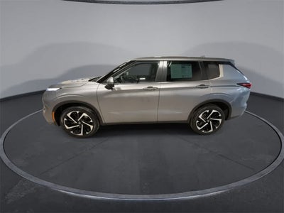 Mitsubishi Outlander SE 2023