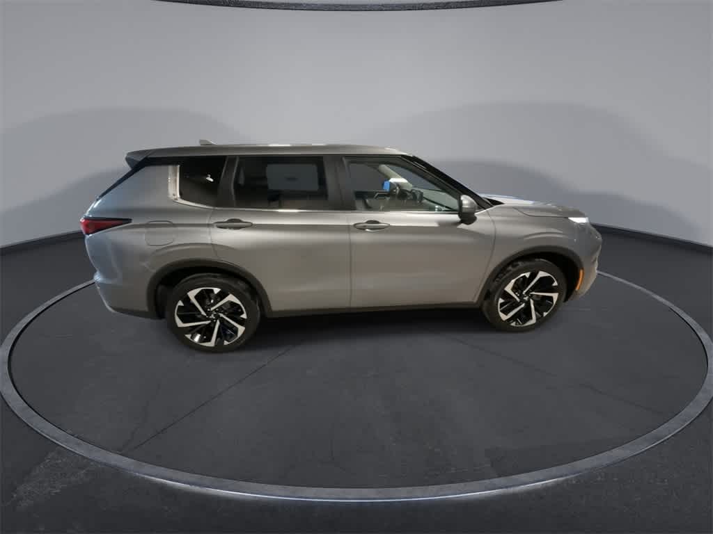 Mitsubishi Outlander SE 2023
