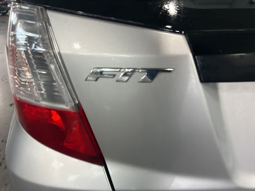 Honda Fit de 2011, 5 puertas, hatchback, cambio automático