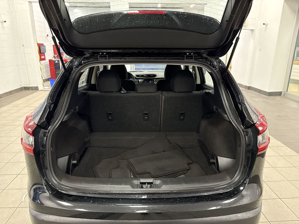 Nissan Rogue Sport S 2021