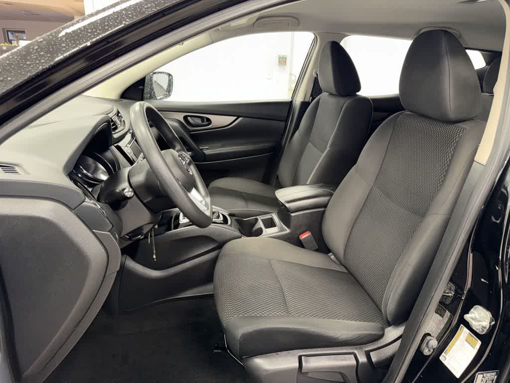 Nissan Rogue Sport S 2021
