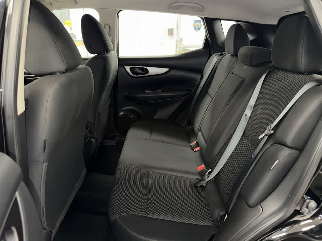 Nissan Rogue Sport S 2021
