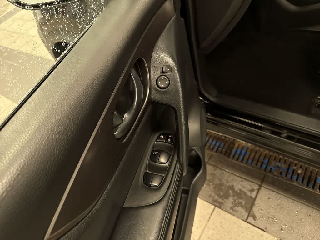 Nissan Rogue Sport S 2021