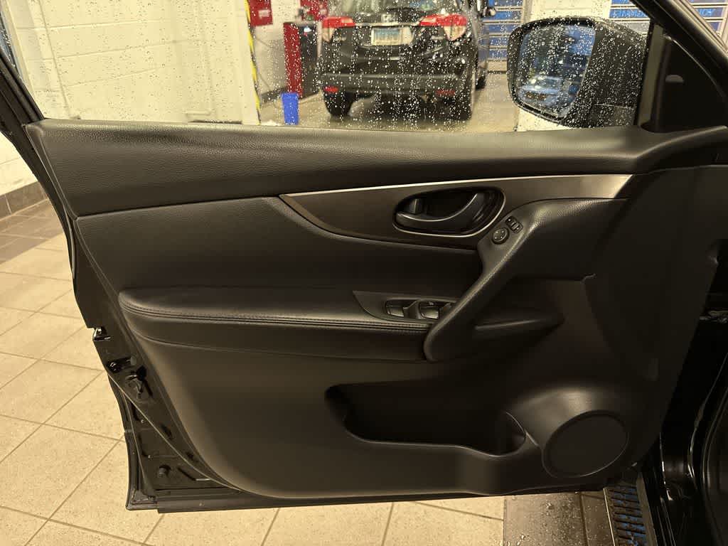 Nissan Rogue Sport S 2021