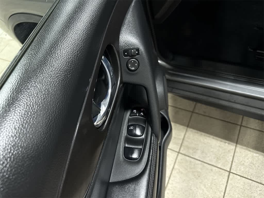 Nissan Rogue SV 2020