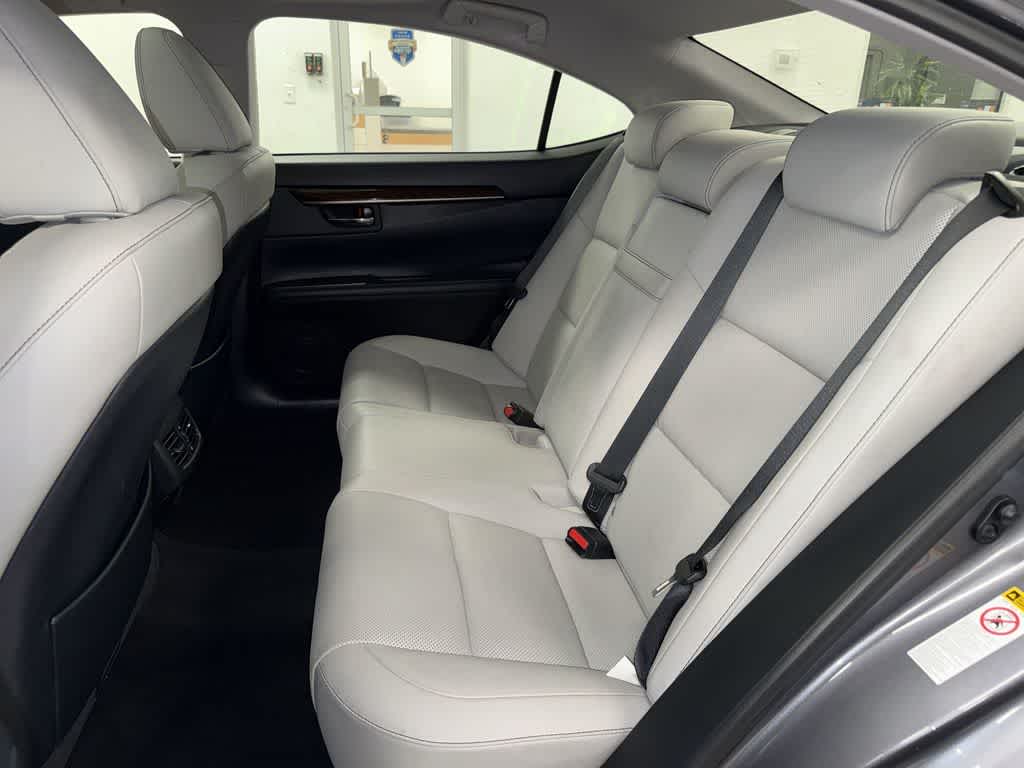 2016 Lexus ES 350 4dr Sdn