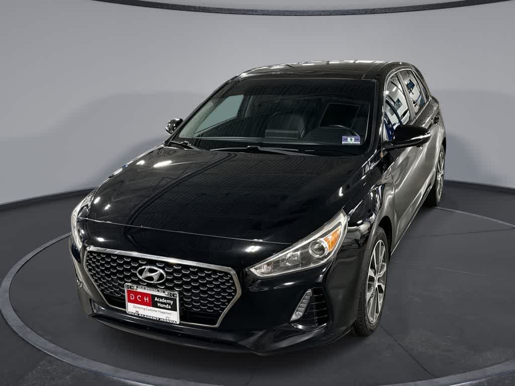 Hyundai Elantra GT automático de 2019