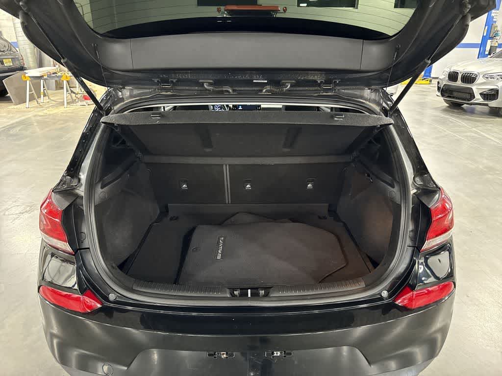 Hyundai Elantra GT automático de 2019