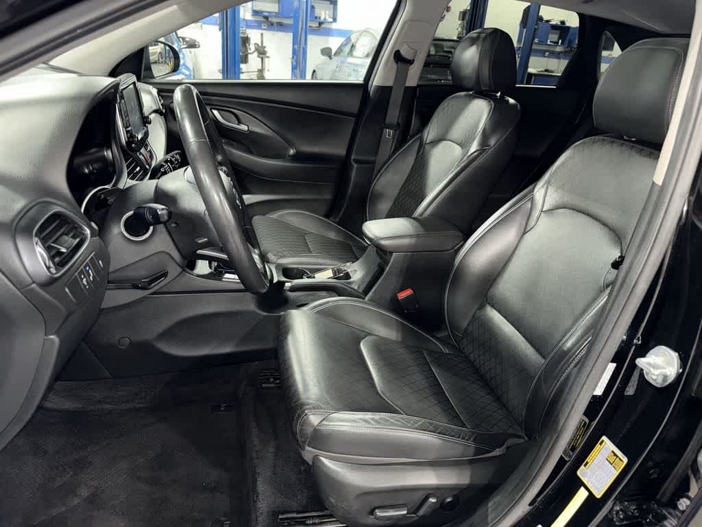 Hyundai Elantra GT automático de 2019