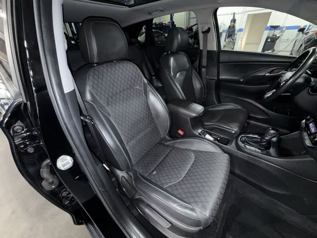 Hyundai Elantra GT automático de 2019