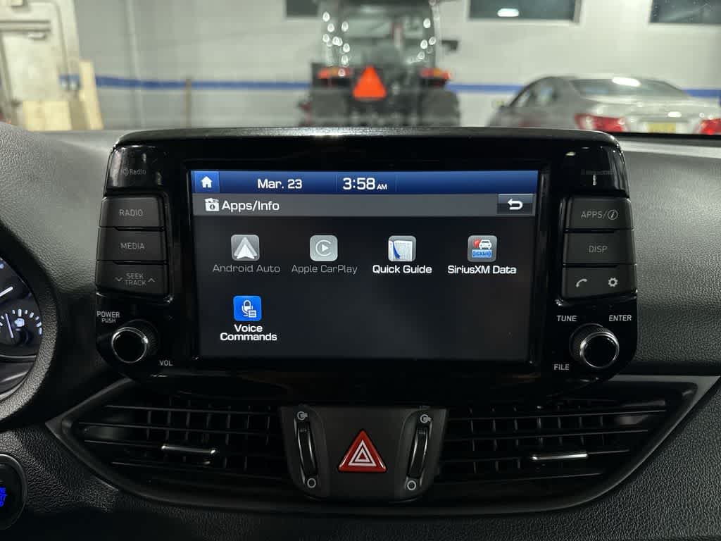 Hyundai Elantra GT automático de 2019