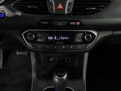 Hyundai Elantra GT automático de 2019