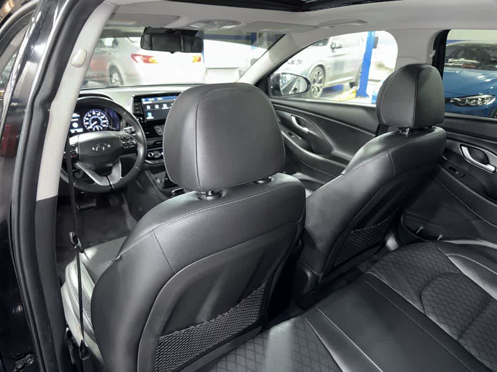 Hyundai Elantra GT automático de 2019