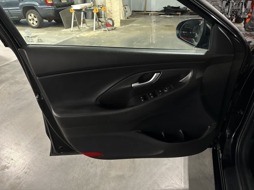 Hyundai Elantra GT automático de 2019