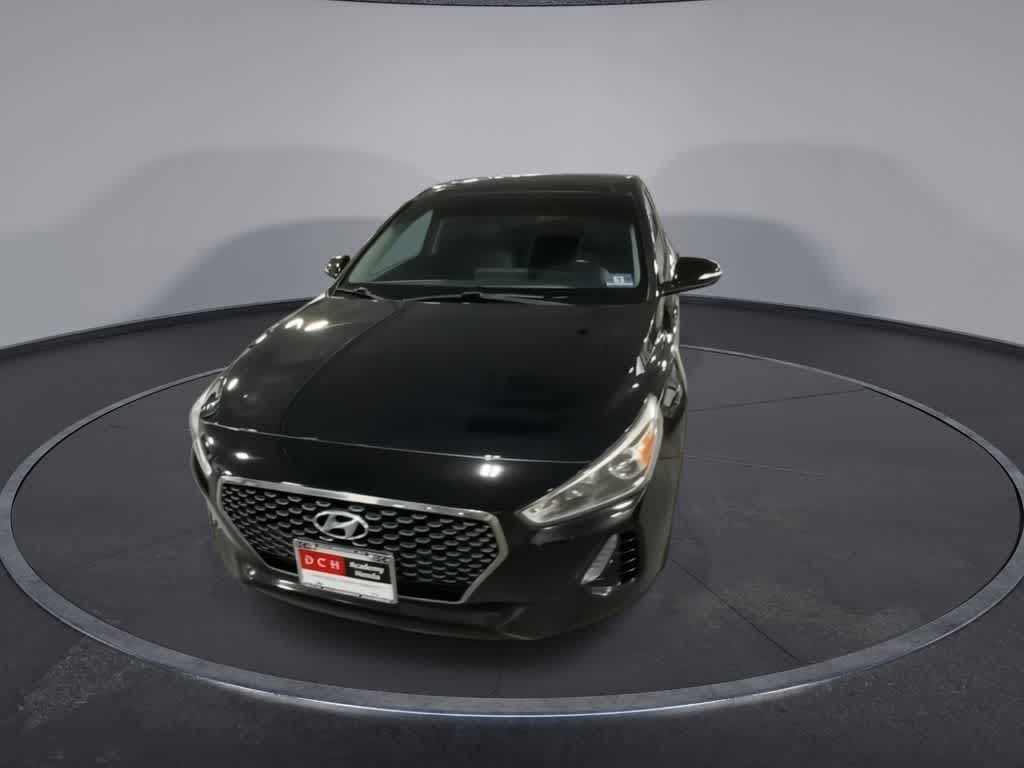 Hyundai Elantra GT automático de 2019