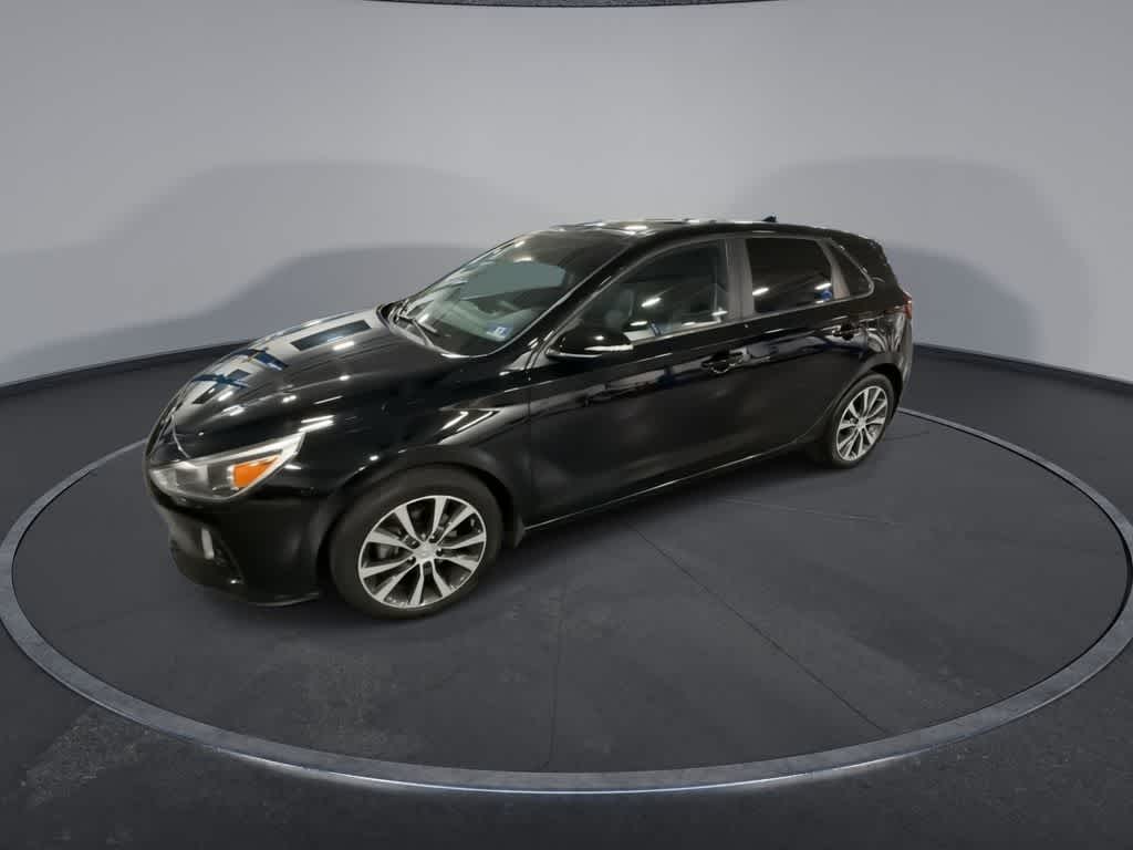 Hyundai Elantra GT automático de 2019