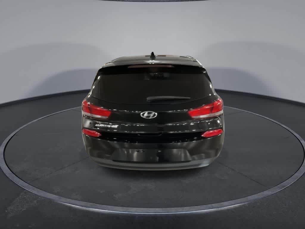 Hyundai Elantra GT automático de 2019