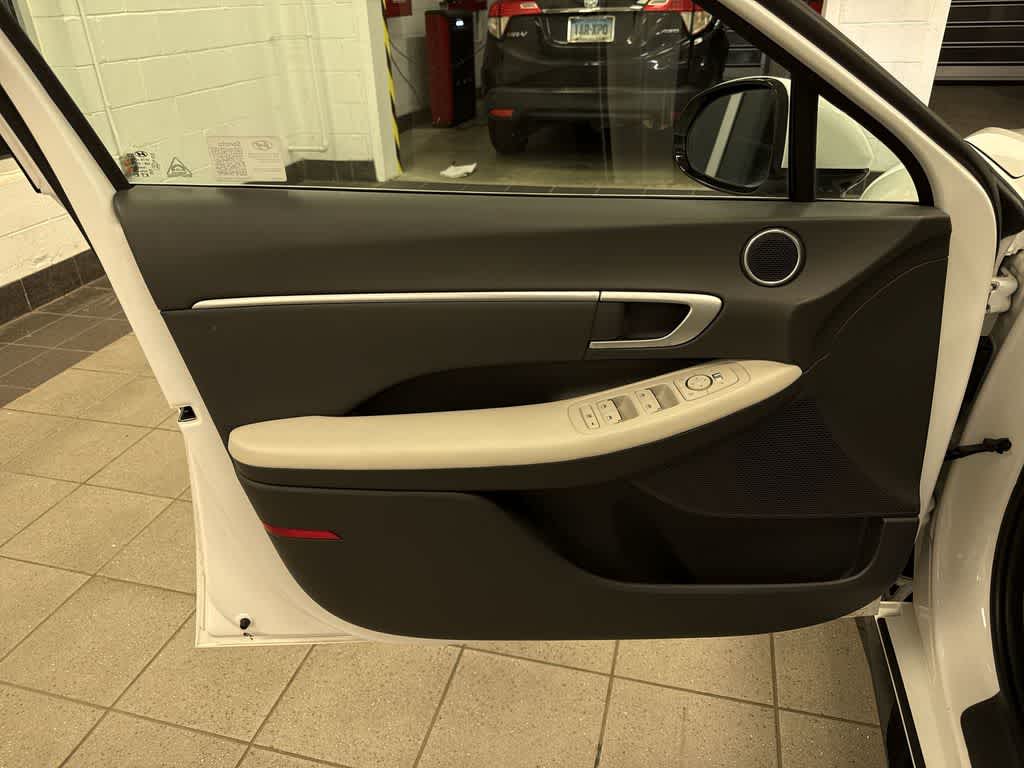 Hyundai Sonata SEL 2024