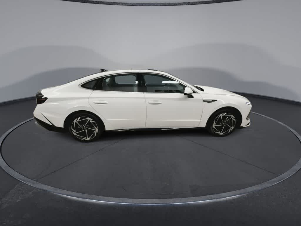 Hyundai Sonata SEL 2024