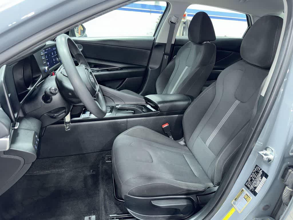 Hyundai Elantra SE 2022