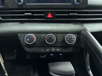 Hyundai Elantra SE 2022