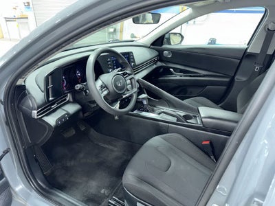 Hyundai Elantra SE 2022