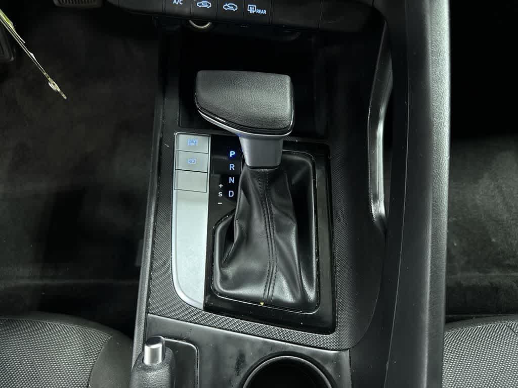 Hyundai Elantra SE 2022