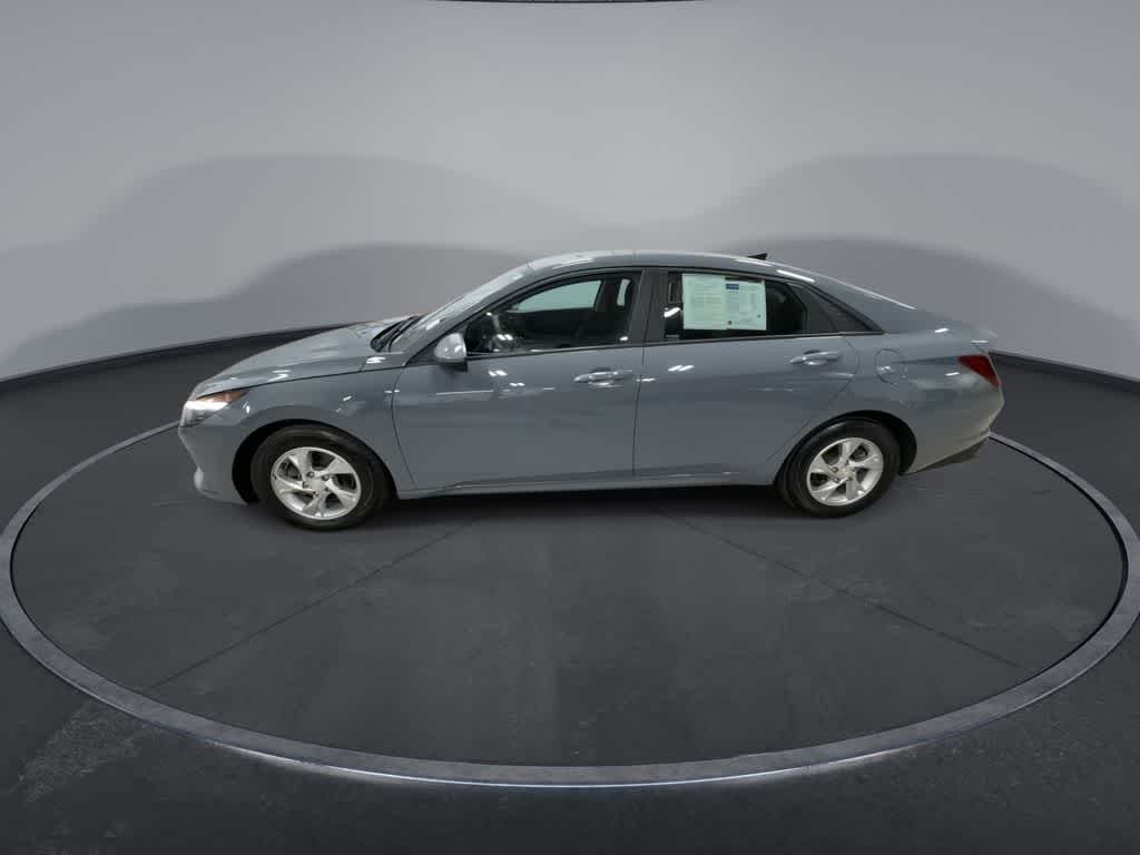 Hyundai Elantra SE 2022