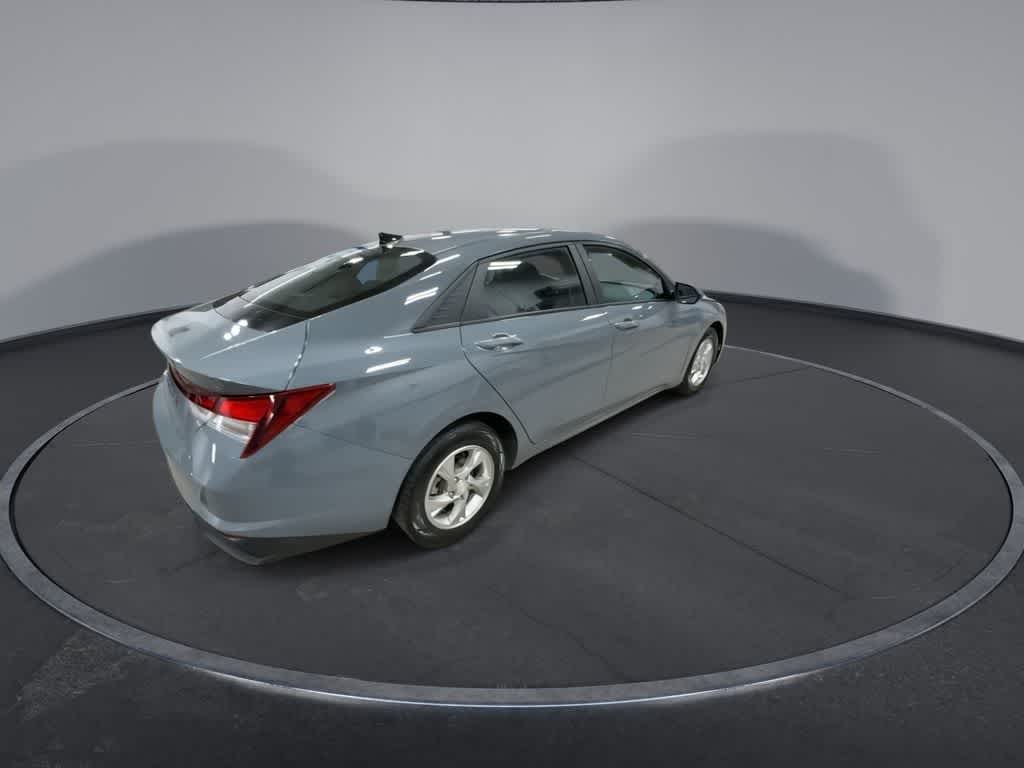 Hyundai Elantra SE 2022