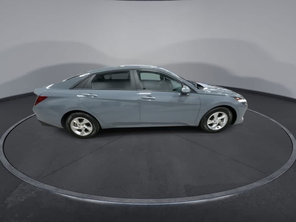 Hyundai Elantra SE 2022