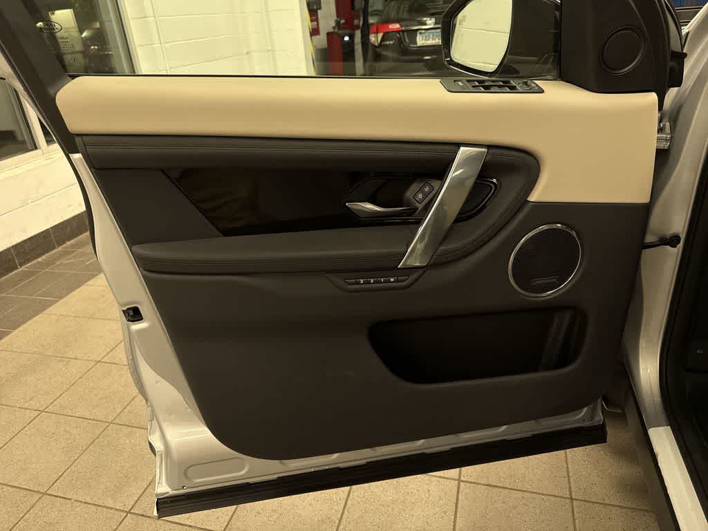 Land Rover Discovery Sport S 2025
