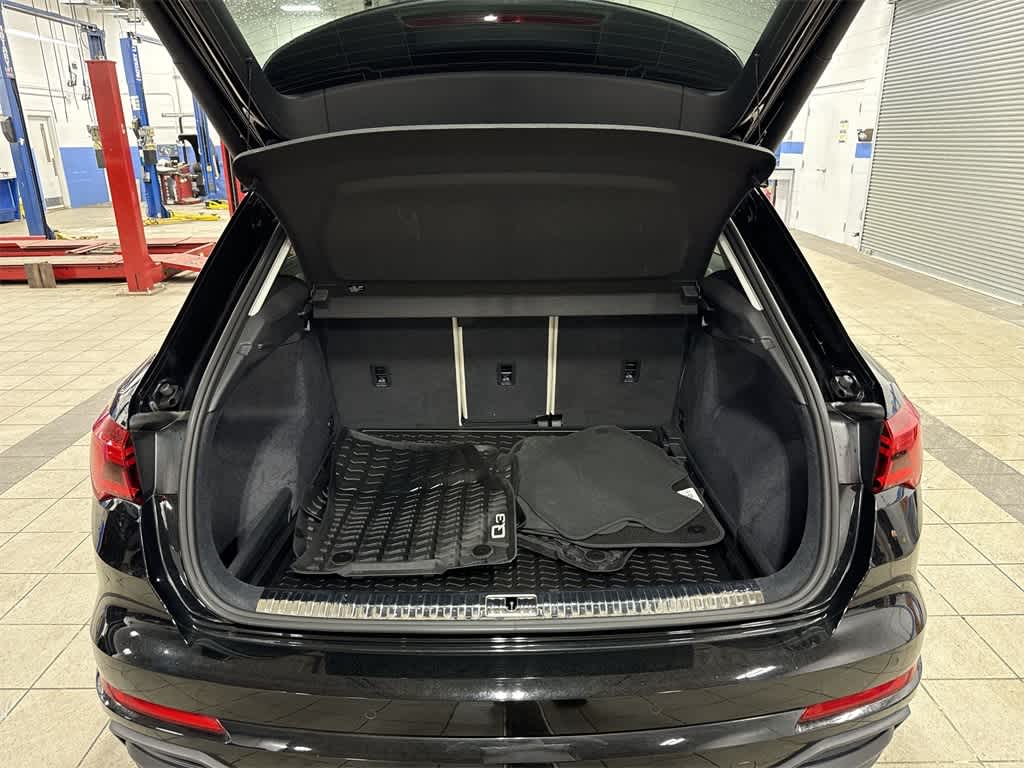 Audi Q3 S line Premium 2024