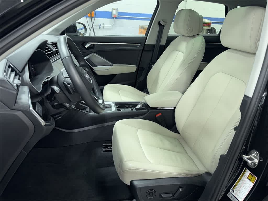 Audi Q3 S line Premium 2024