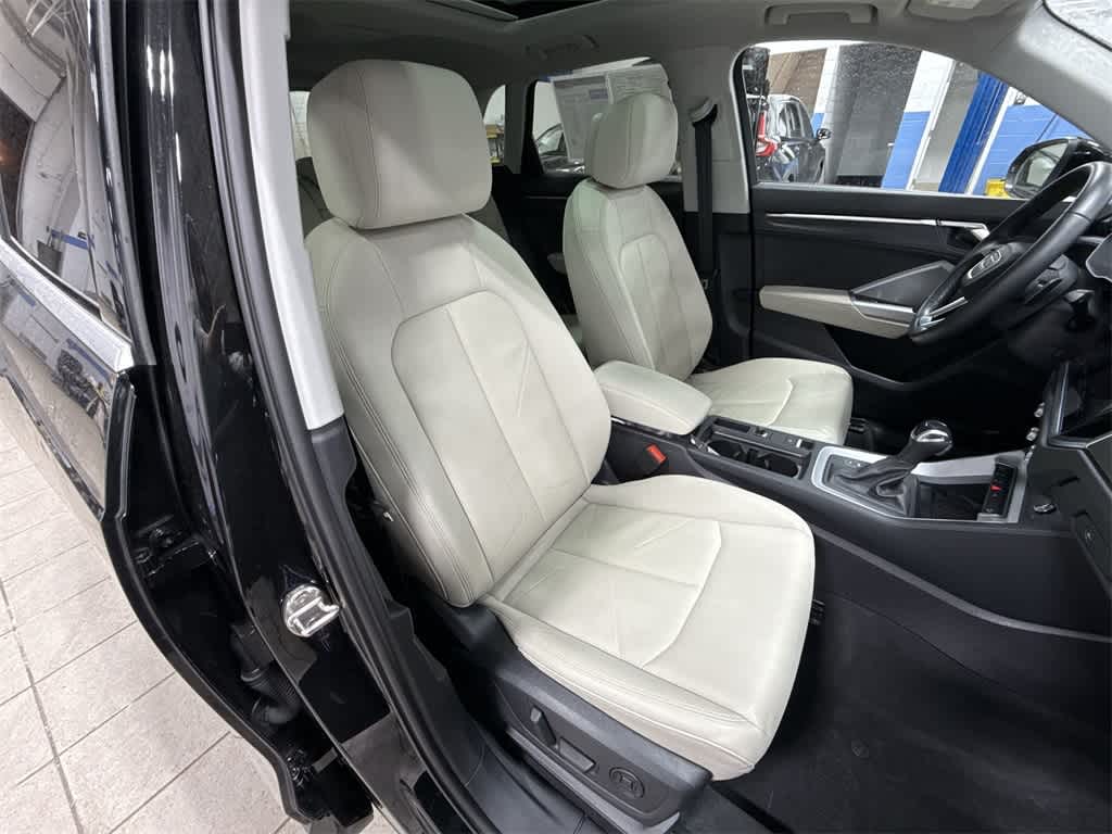 Audi Q3 S line Premium 2024