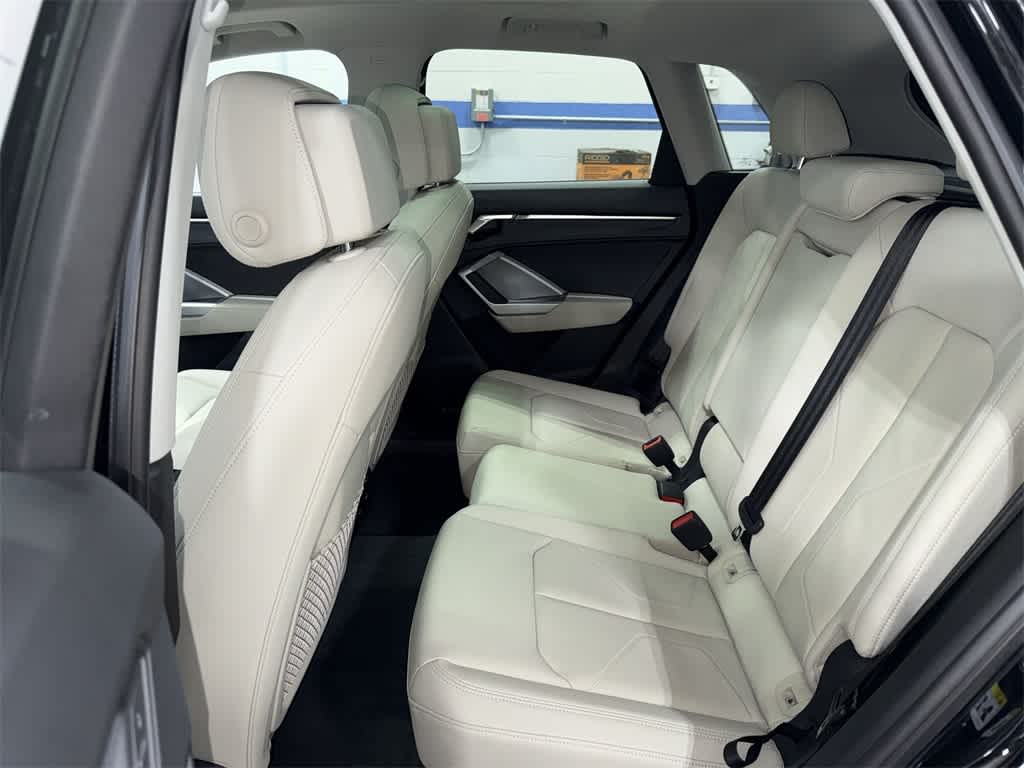 Audi Q3 S line Premium 2024