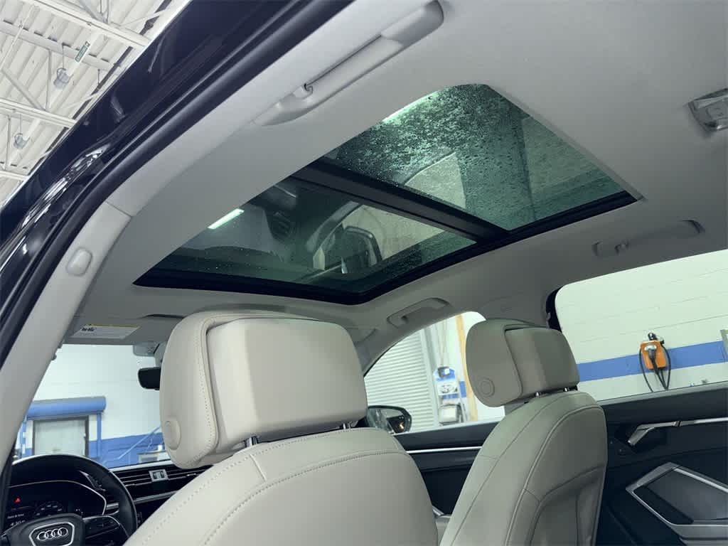 Audi Q3 S line Premium 2024