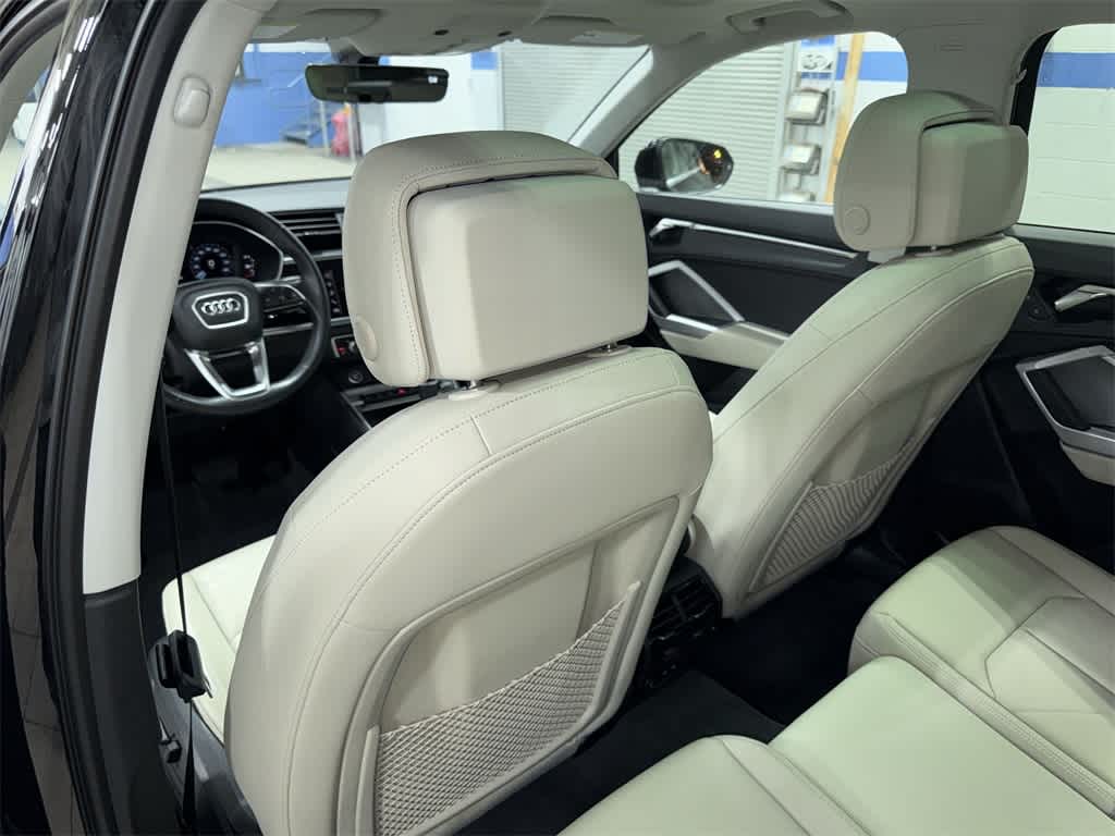 Audi Q3 S line Premium 2024