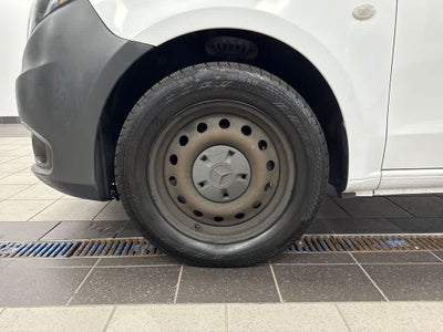 Furgoneta de carga Mercedes-Benz Metris 2017, techo estándar, distancia entre ejes de 126"
