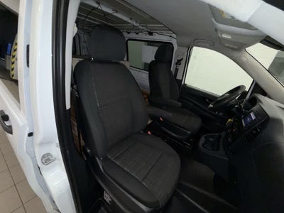 Furgoneta de carga Mercedes-Benz Metris 2017, techo estándar, distancia entre ejes de 126"