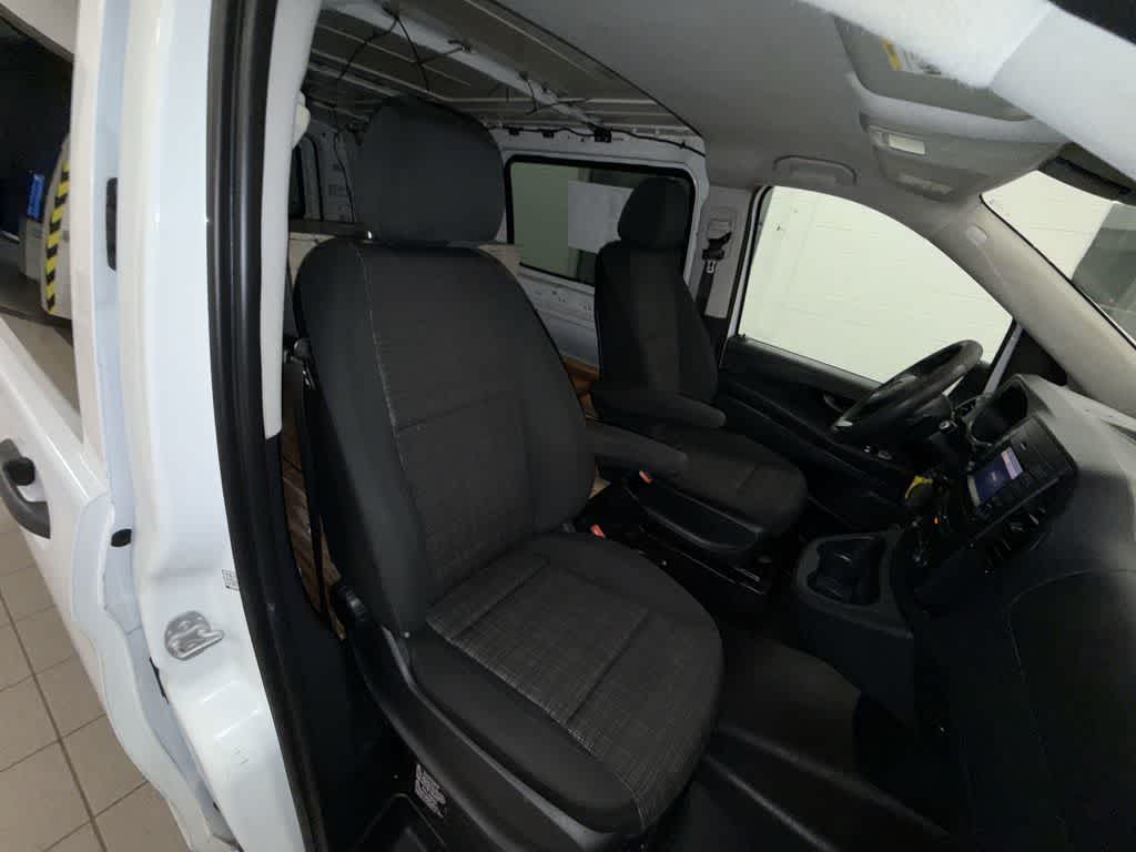 Furgoneta de carga Mercedes-Benz Metris 2017, techo estándar, distancia entre ejes de 126"