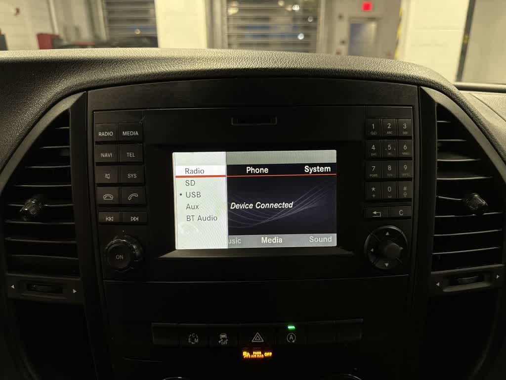 Furgoneta de carga Mercedes-Benz Metris 2017, techo estándar, distancia entre ejes de 126"