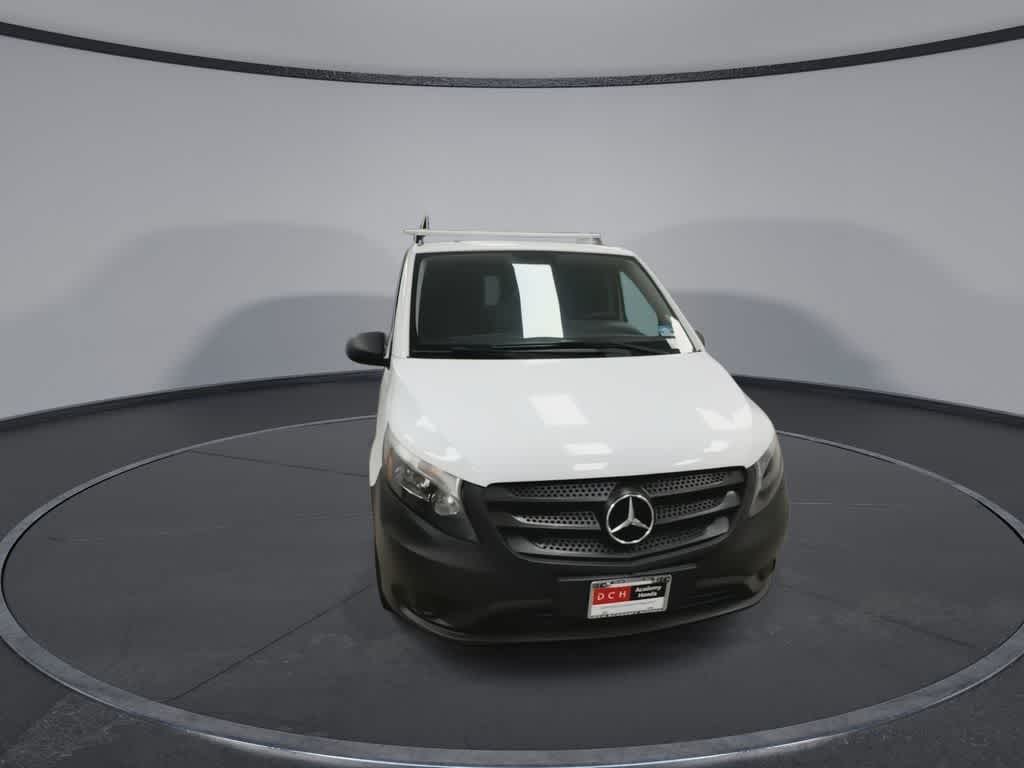 Furgoneta de carga Mercedes-Benz Metris 2017, techo estándar, distancia entre ejes de 126"