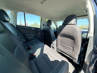 Volkswagen Tiguan S 2016