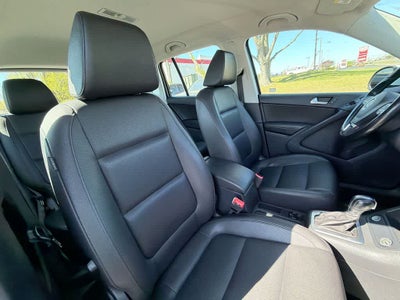 Volkswagen Tiguan S 2016