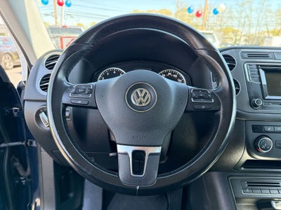 Volkswagen Tiguan S 2016