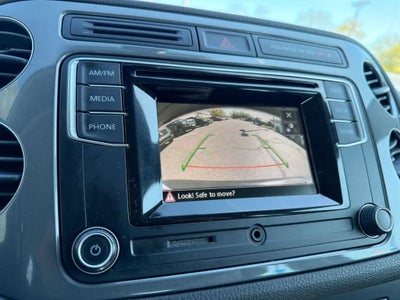 Volkswagen Tiguan S 2016