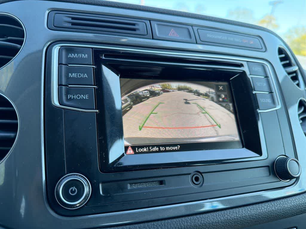 Volkswagen Tiguan S 2016