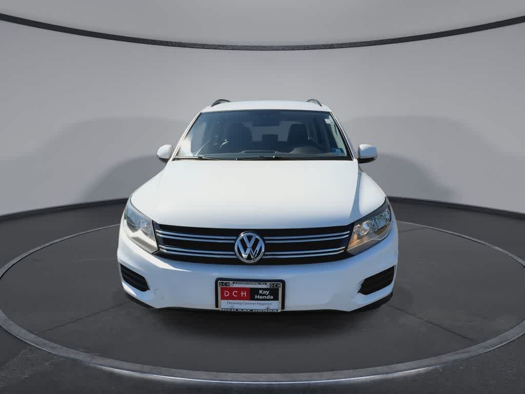 Volkswagen Tiguan S 2016